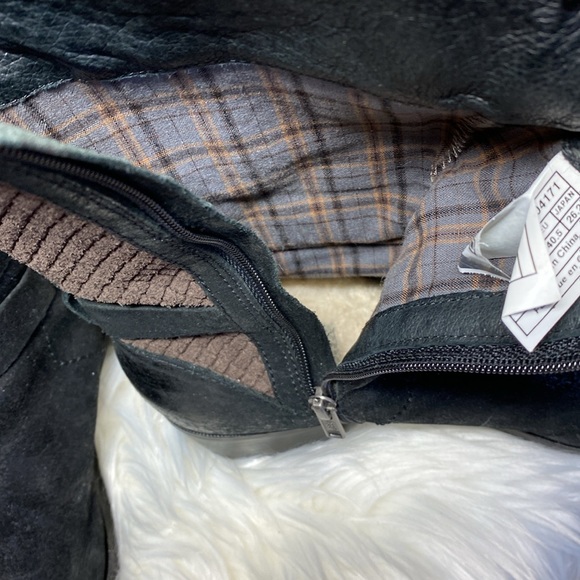 UGG Leather Boots Black and Brown EUC Women’s 9.5 or 9 1/2 Lula Mae - Picture 10 of 13